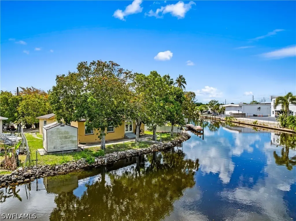 579 13th Street N Naples FL 34102