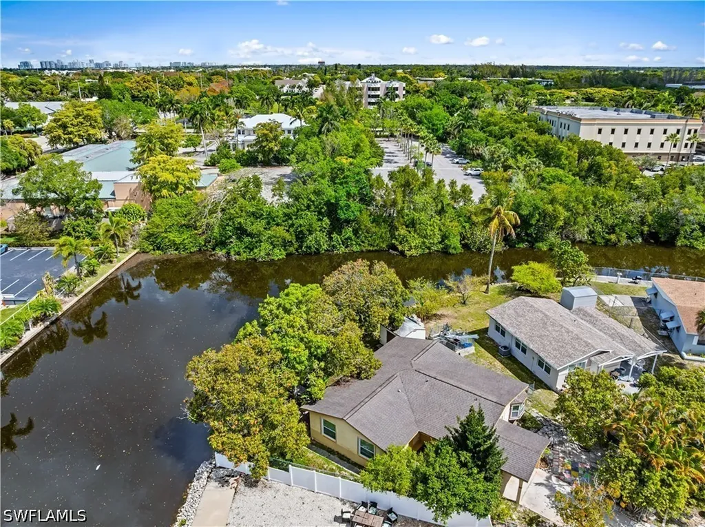 579 13th Street N Naples FL 34102