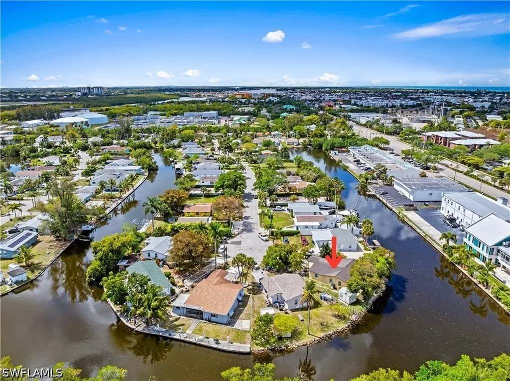579 13th Street N Naples FL 34102