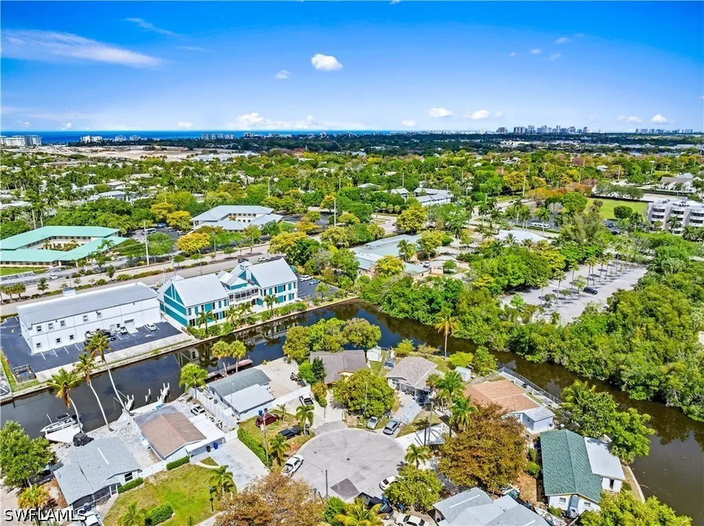579 13th Street N Naples FL 34102