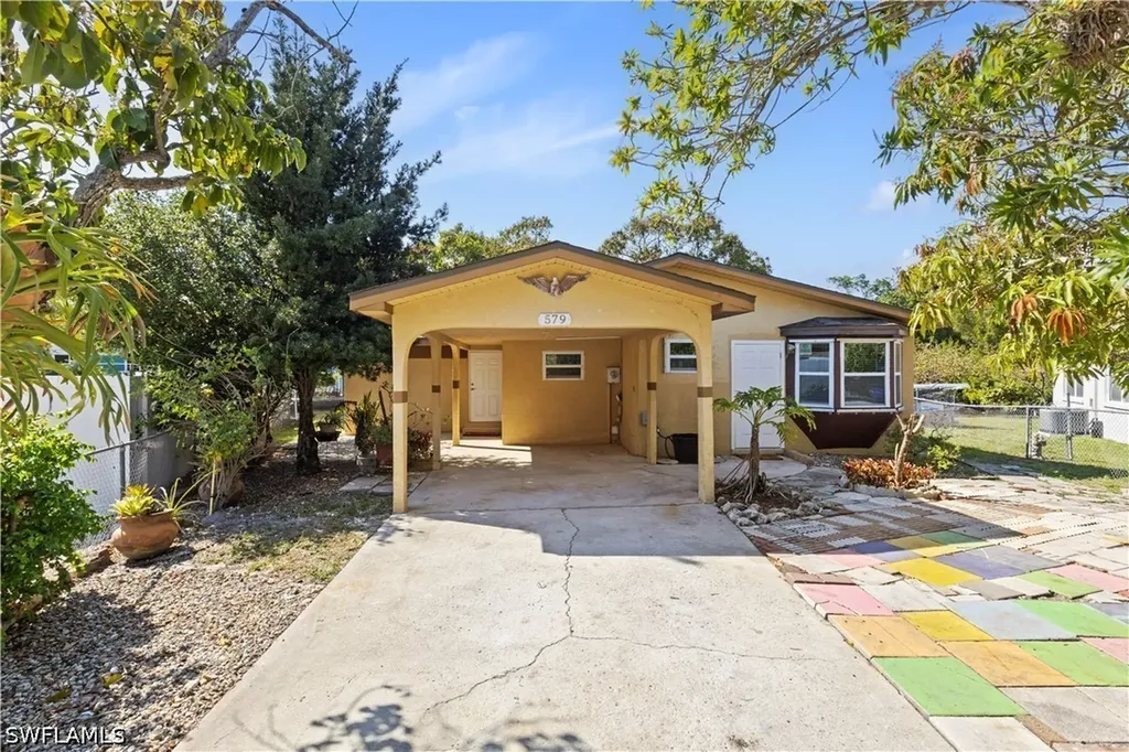 579 13th Street N Naples FL 34102