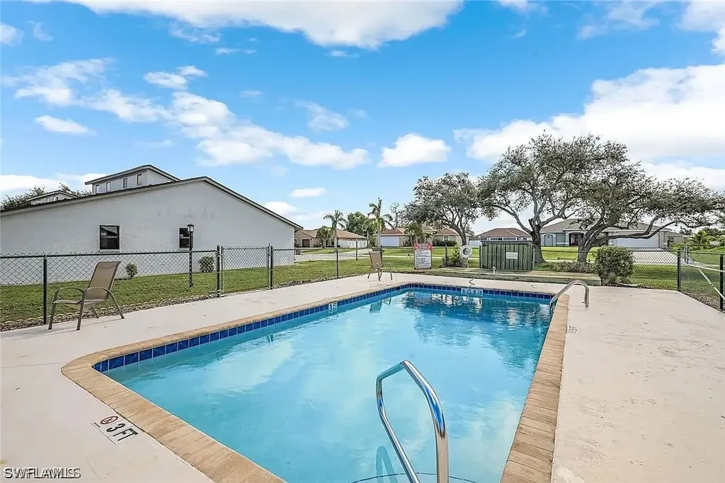 3739 SW 9th Avenue Cape Coral FL 33914
