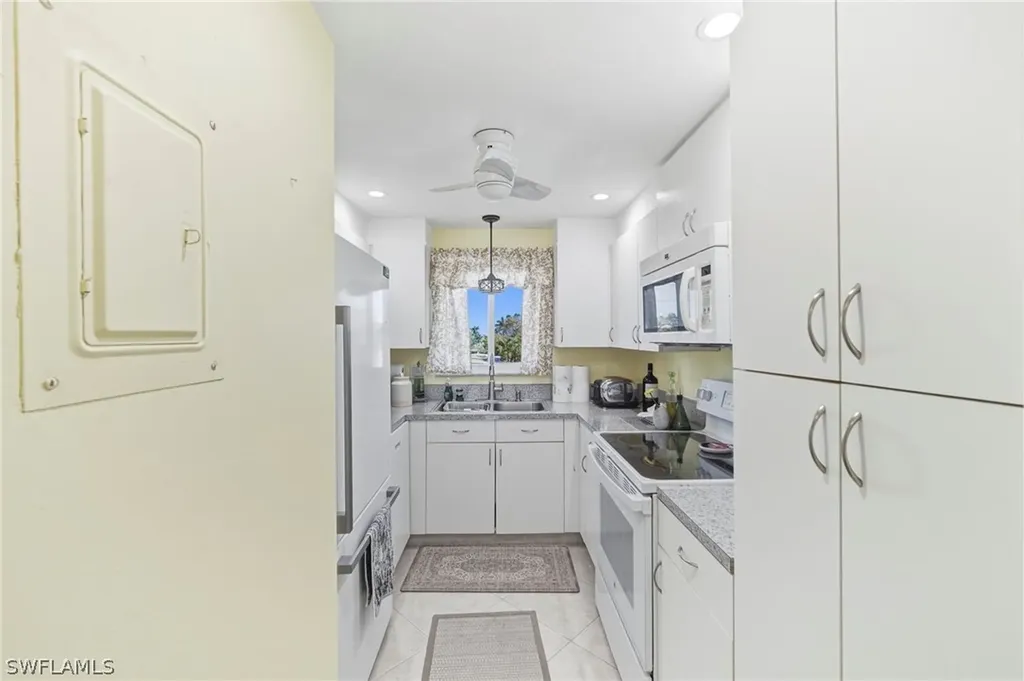 1010 Manatee Road Naples FL 34114