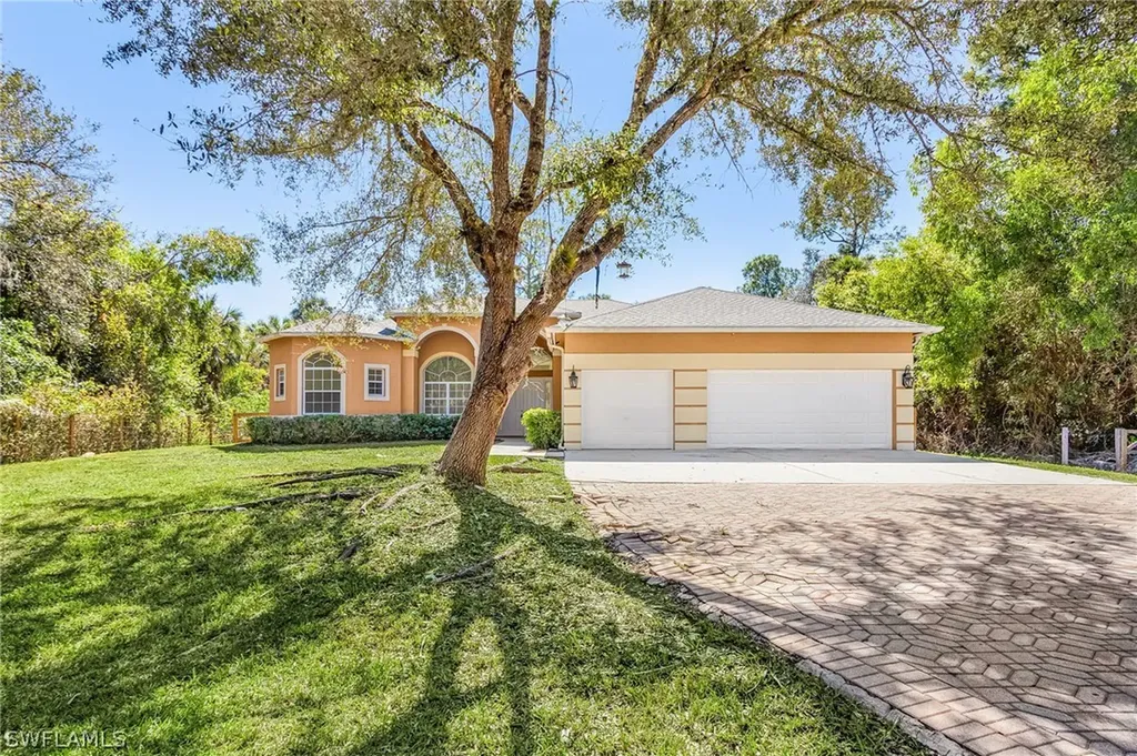 1440 16th Avenue NE Naples FL 34120
