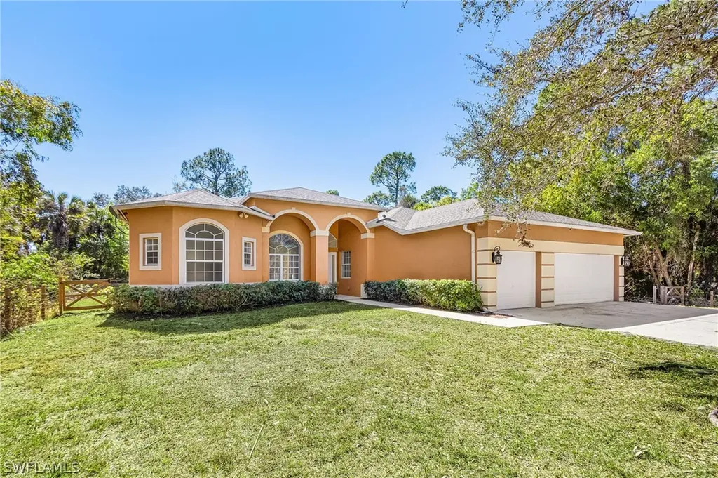 1440 16th Avenue NE Naples FL 34120