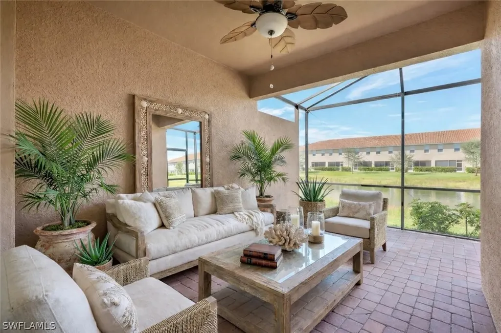 2567 Vine Avenue Naples FL 34120