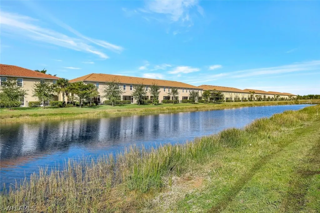 2567 Vine Avenue Naples FL 34120