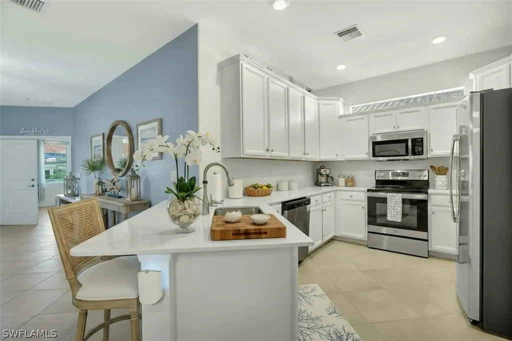 2567 Vine Avenue Naples FL 34120