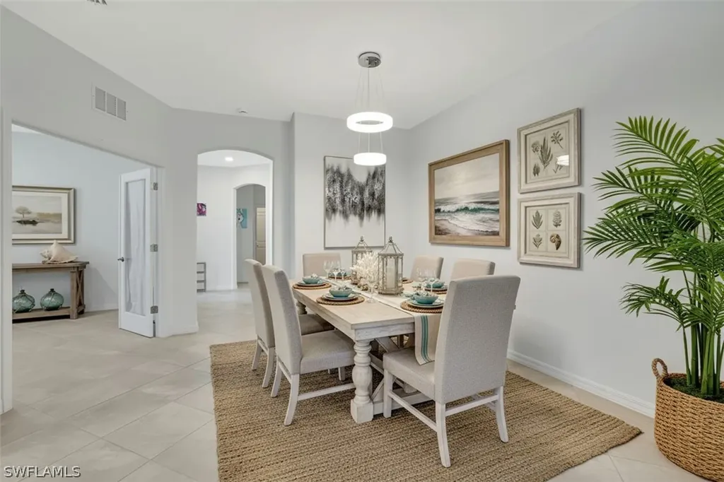 2567 Vine Avenue Naples FL 34120