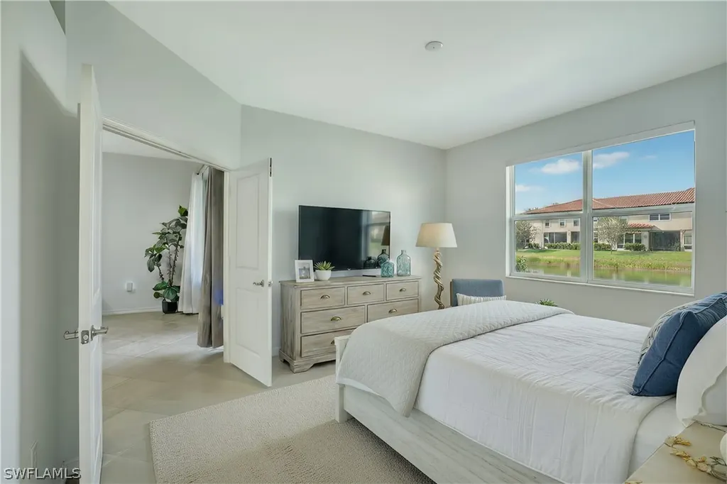 2567 Vine Avenue Naples FL 34120