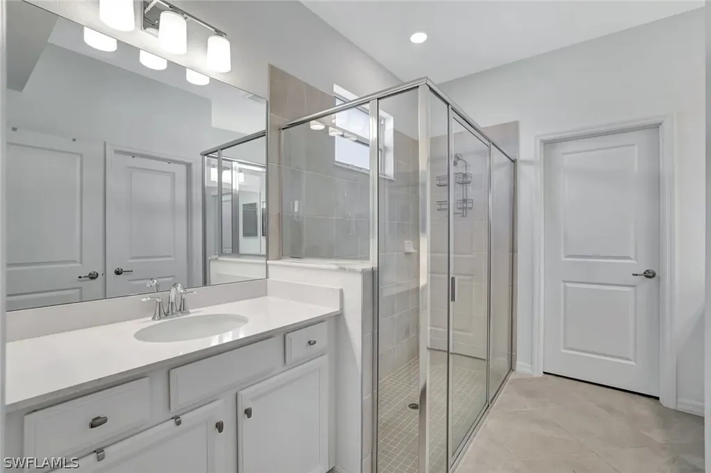 2567 Vine Avenue Naples FL 34120