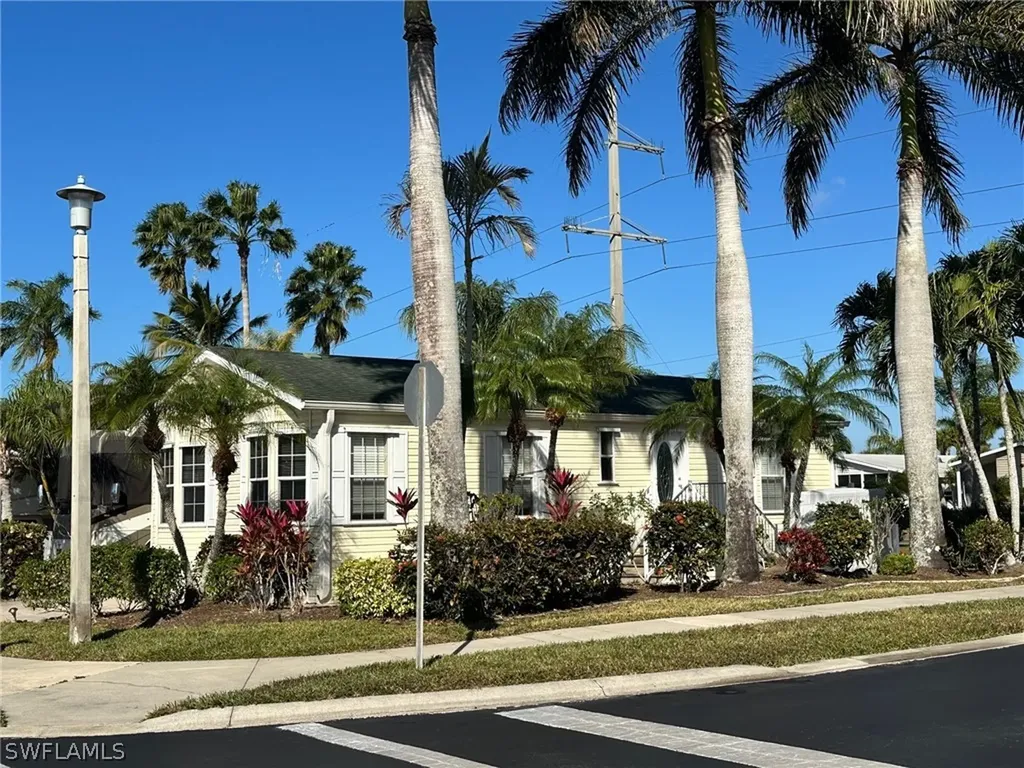 1671 Diamond Lake Circle Naples FL 34114