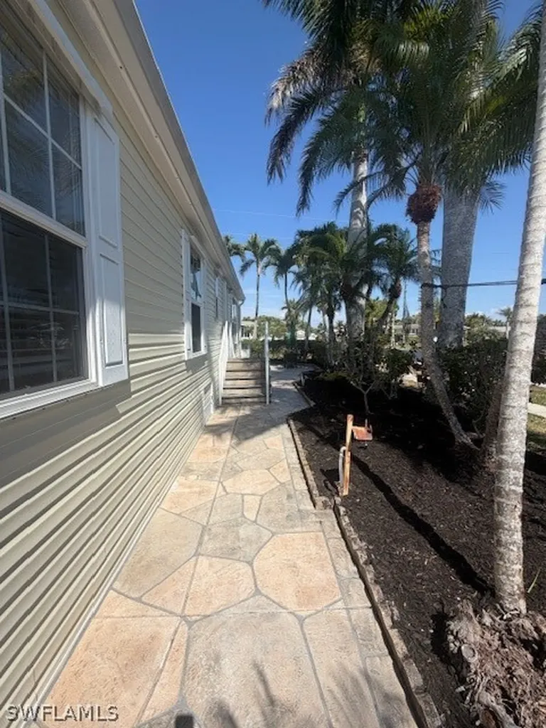 1671 Diamond Lake Circle Naples FL 34114