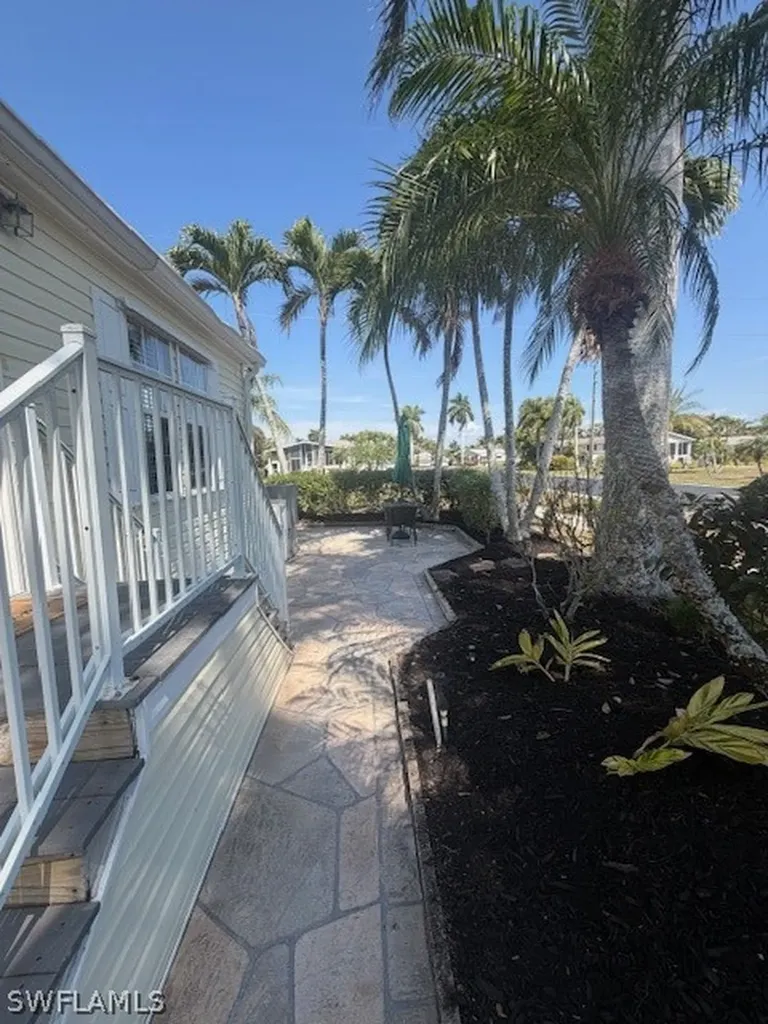 1671 Diamond Lake Circle Naples FL 34114