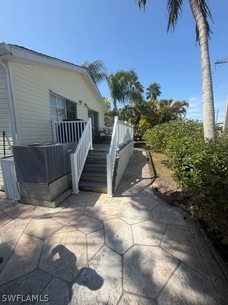 1671 Diamond Lake Circle Naples FL 34114