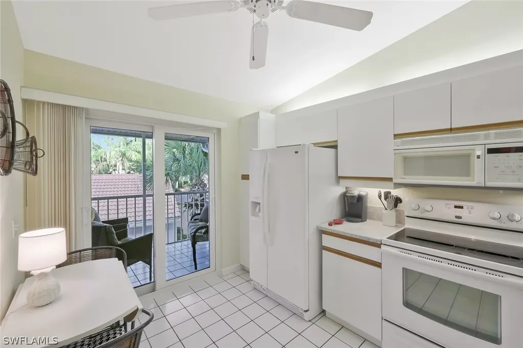 2305 Hidden Lake Drive Naples FL 34112