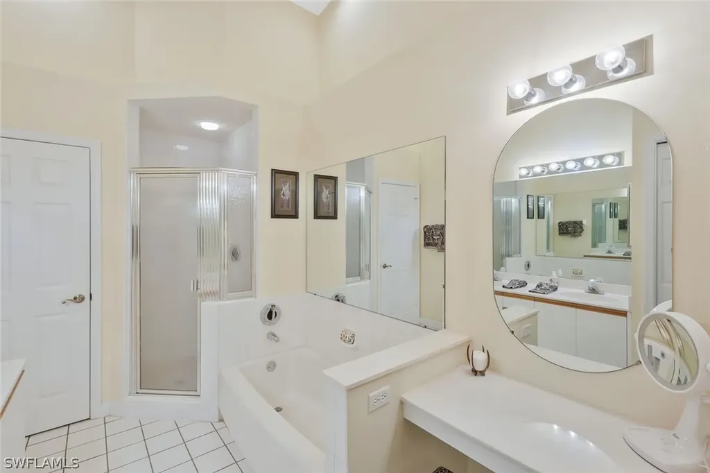 2305 Hidden Lake Drive Naples FL 34112
