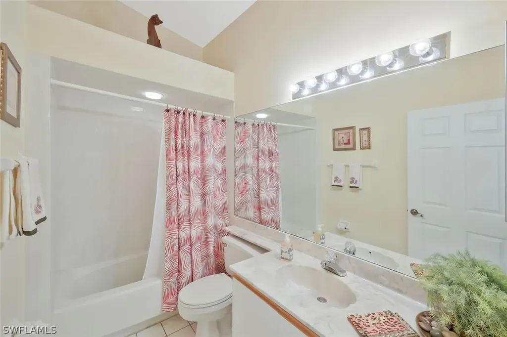 2305 Hidden Lake Drive Naples FL 34112