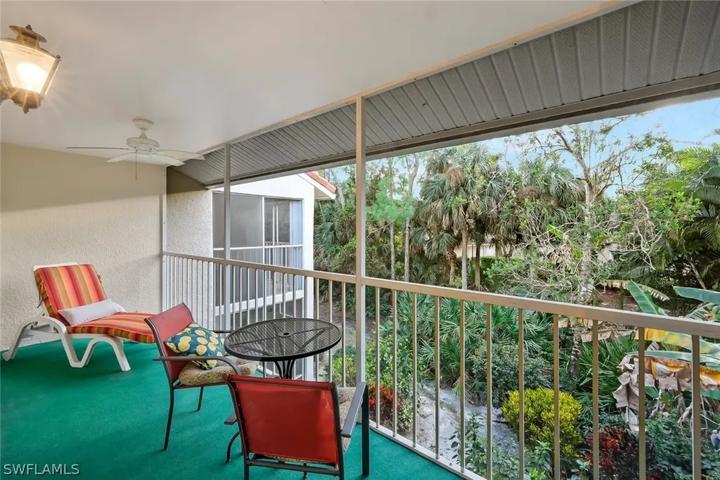2305 Hidden Lake Drive Naples FL 34112
