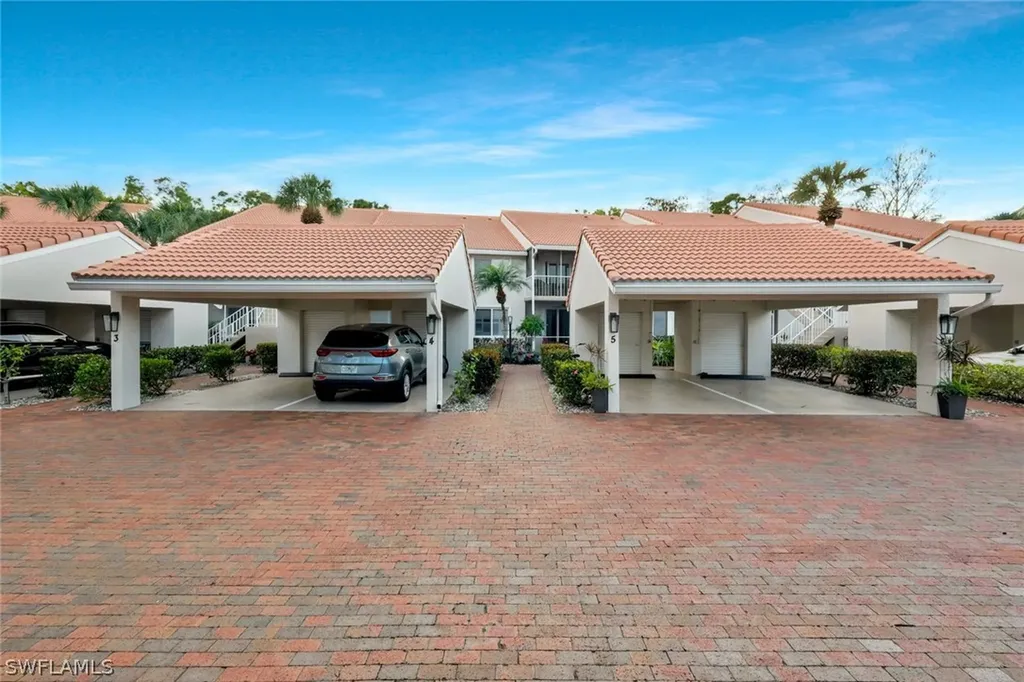 2305 Hidden Lake Drive Naples FL 34112