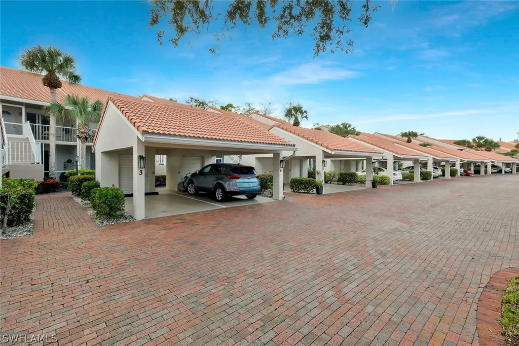 2305 Hidden Lake Drive Naples FL 34112