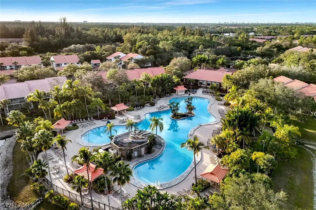 2305 Hidden Lake Drive Naples FL 34112