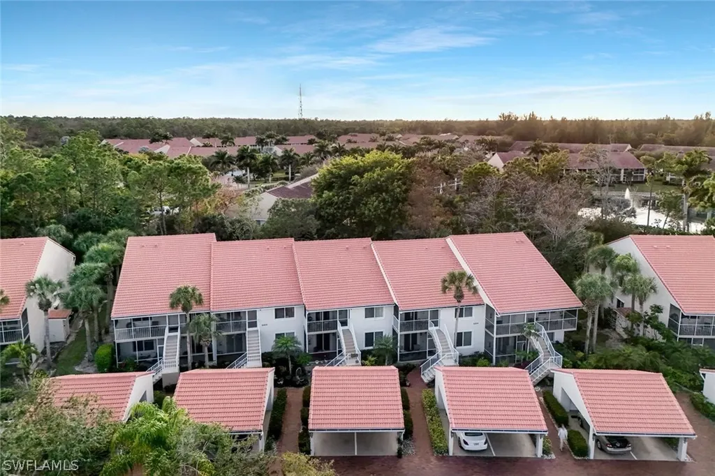 2305 Hidden Lake Drive Naples FL 34112