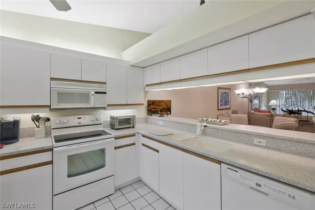 2305 Hidden Lake Drive Naples FL 34112