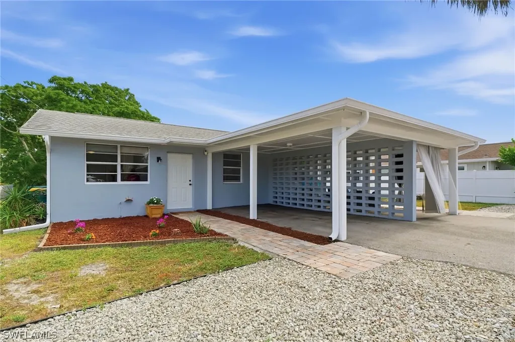 4518 W Alhambra Circle Naples FL 34103