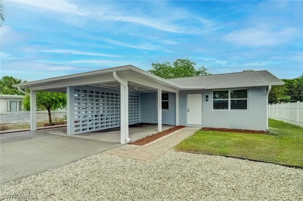 4518 W Alhambra Circle Naples FL 34103