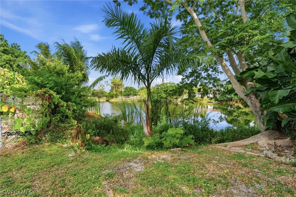 4518 W Alhambra Circle Naples FL 34103