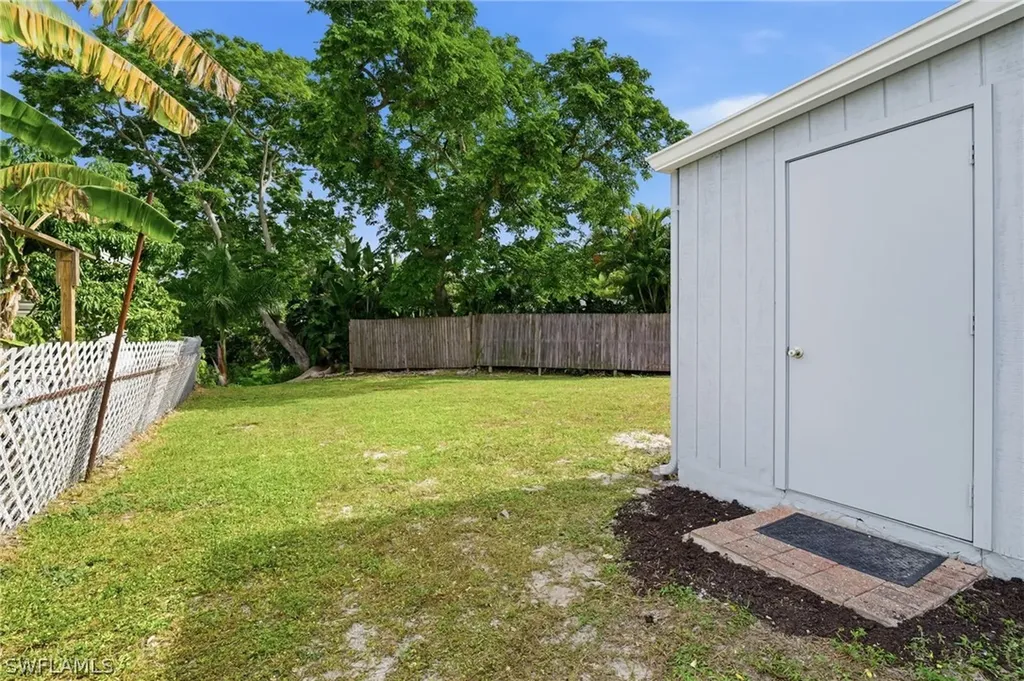 4518 W Alhambra Circle Naples FL 34103