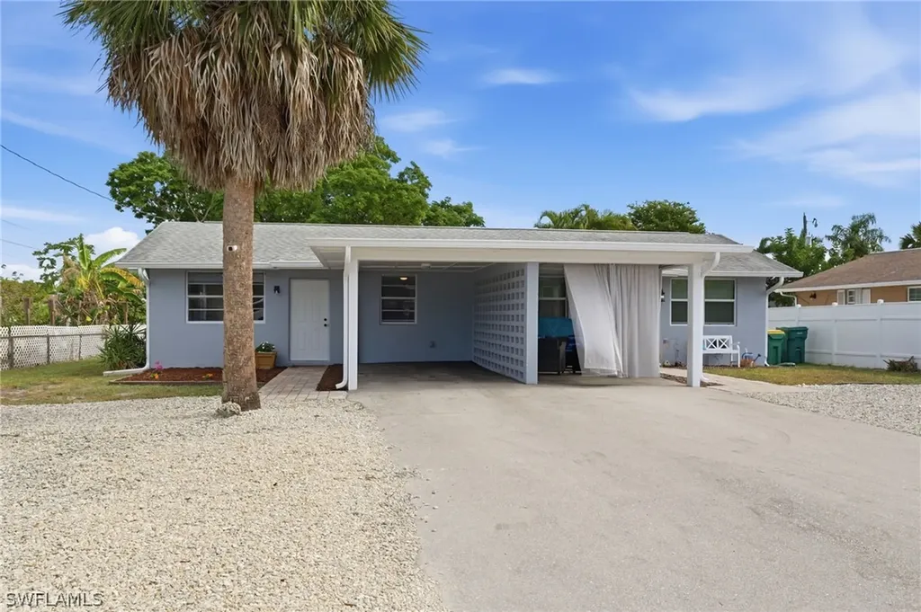 4518 W Alhambra Circle Naples FL 34103
