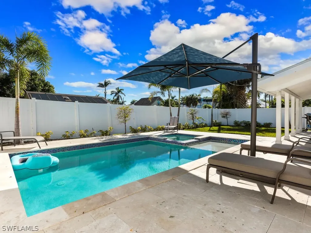 Naples FL, 784 11TH Street N