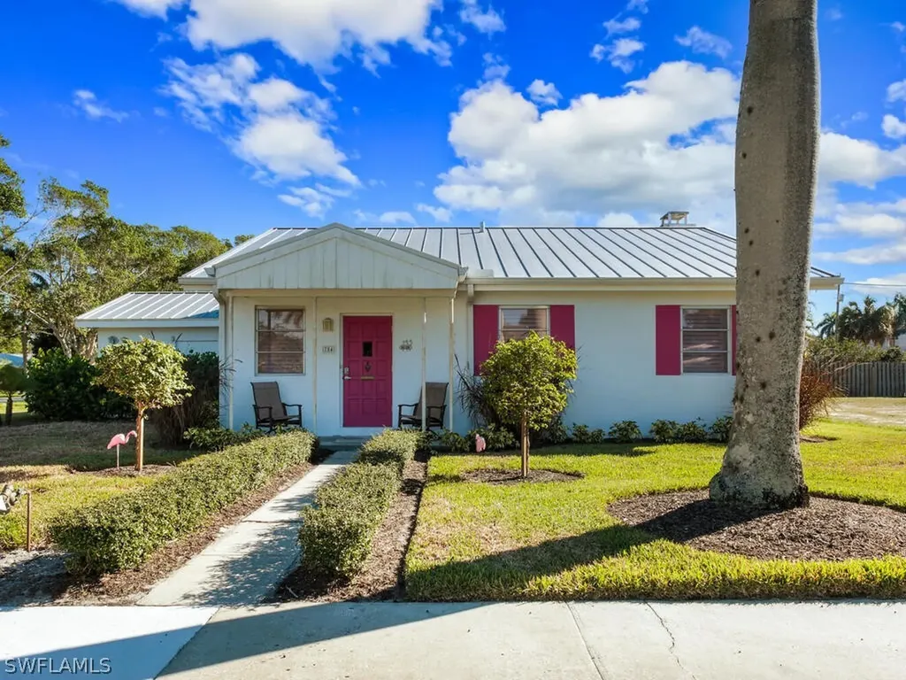 784 11th Street N Naples FL 34102