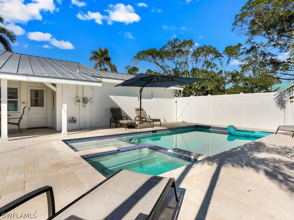 784 11th Street N Naples FL 34102
