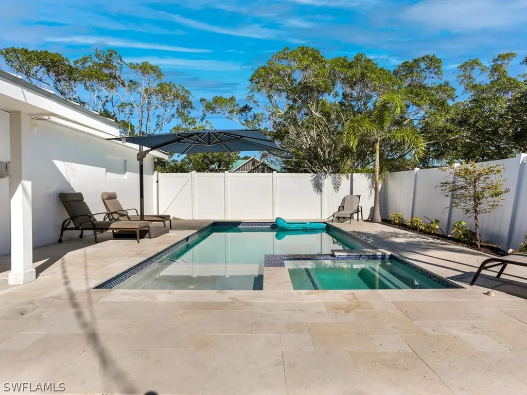 784 11th Street N Naples FL 34102