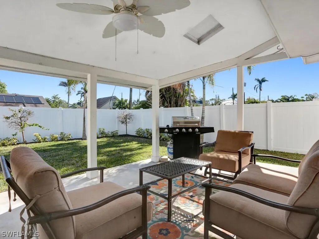 784 11th Street N Naples FL 34102