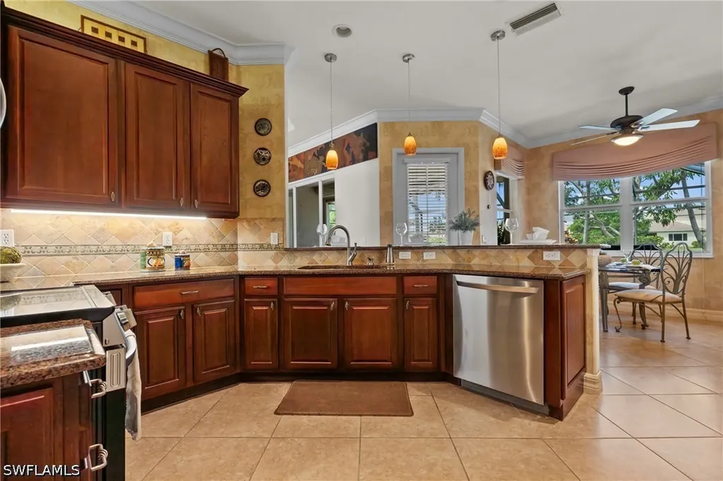 383 Cypress Way W Naples FL 34110