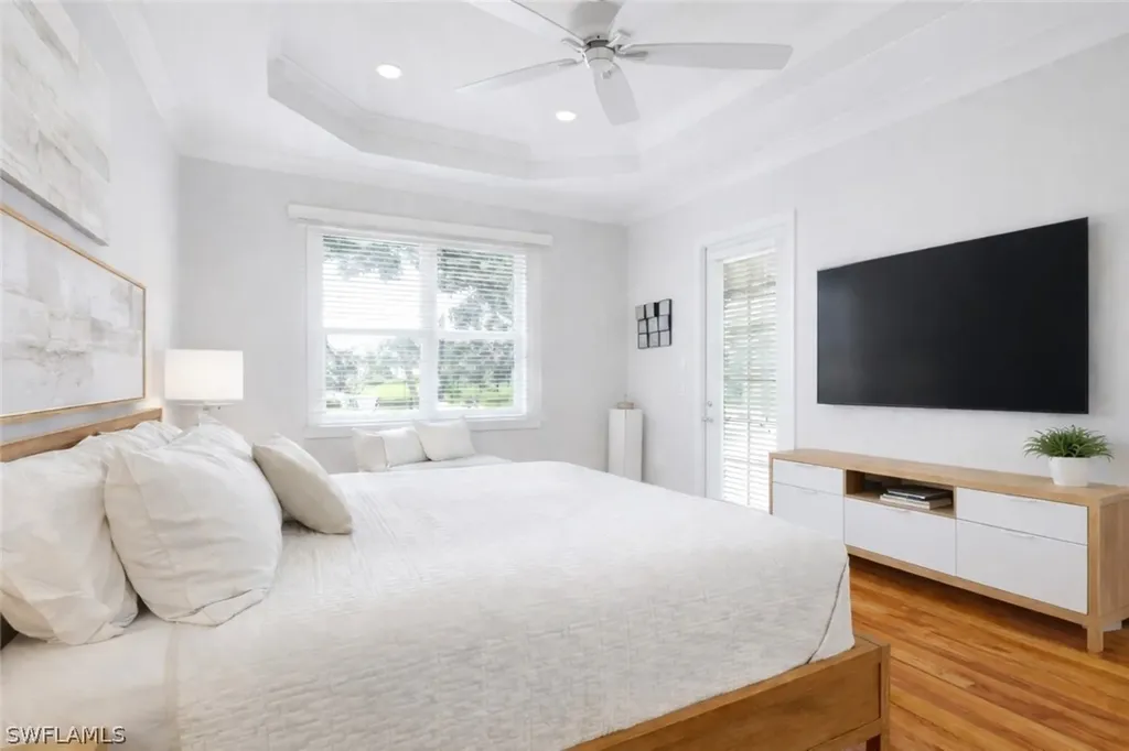 383 Cypress Way W Naples FL 34110