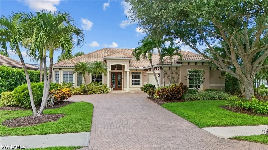 383 Cypress Way W Naples FL 34110