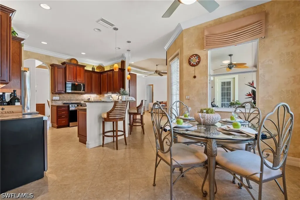 383 Cypress Way W Naples FL 34110