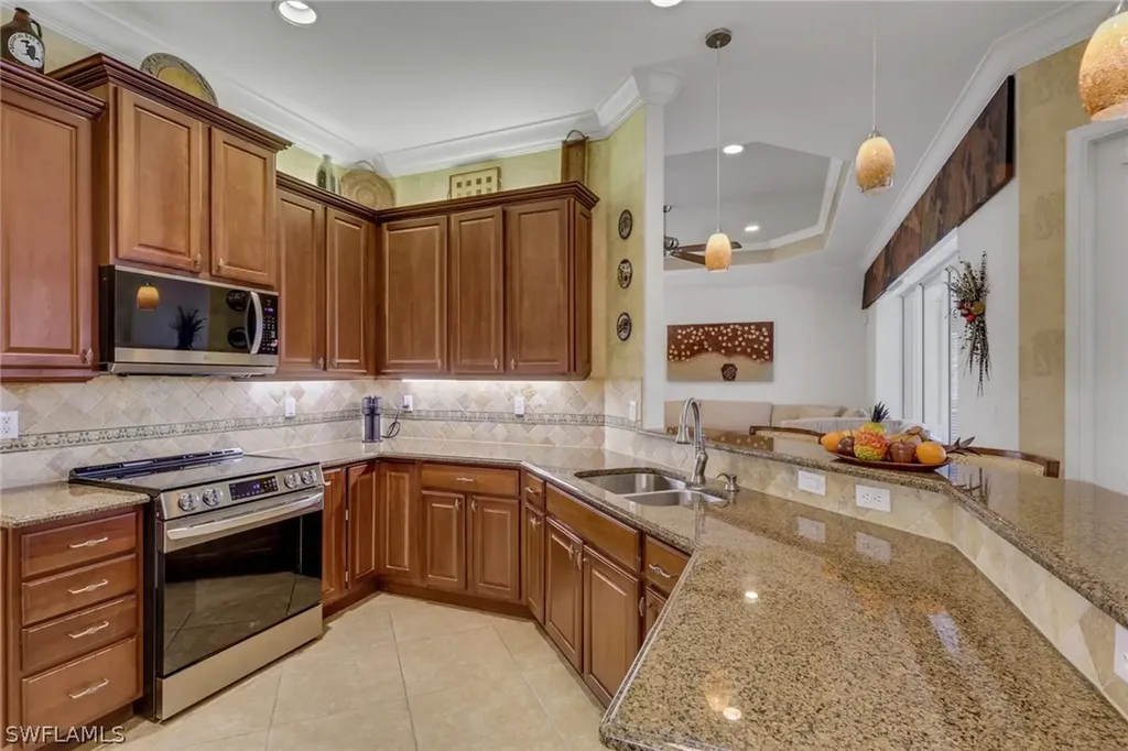 383 Cypress Way W Naples FL 34110