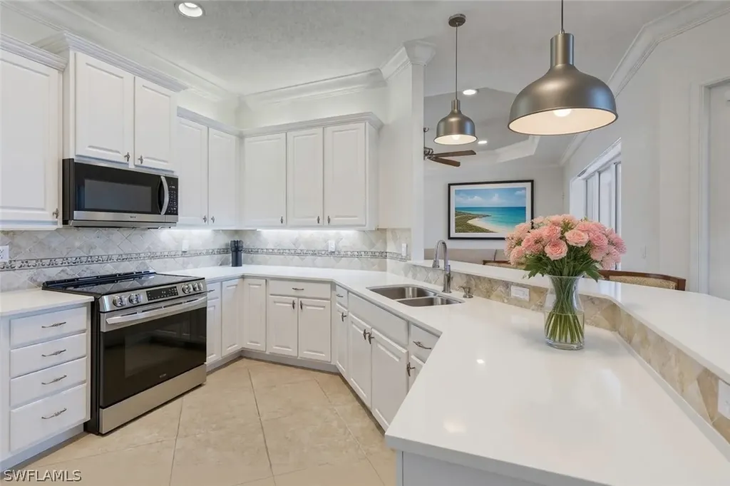 383 Cypress Way W Naples FL 34110