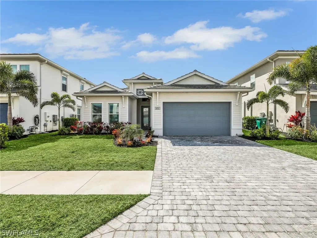 9252 Cayman Drive Naples FL 34114