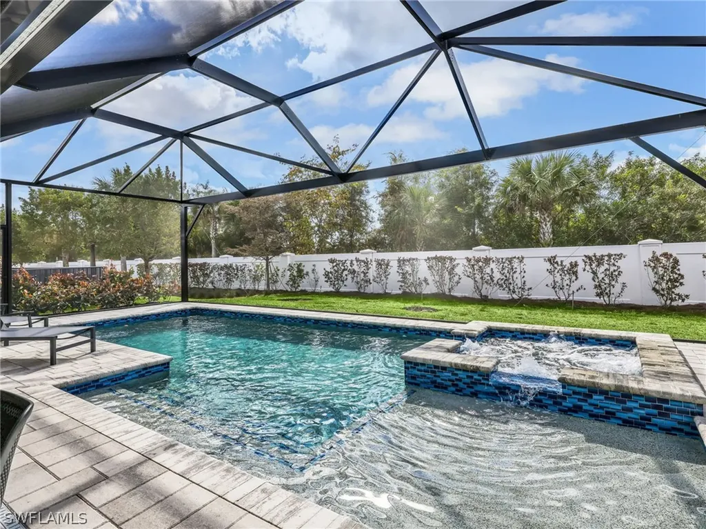 9252 Cayman Drive Naples FL 34114