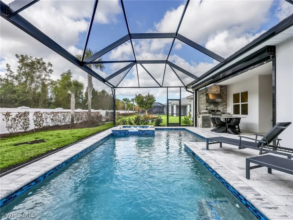 9252 Cayman Drive Naples FL 34114