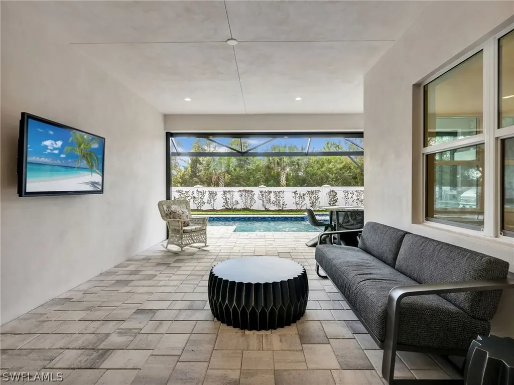 9252 Cayman Drive Naples FL 34114