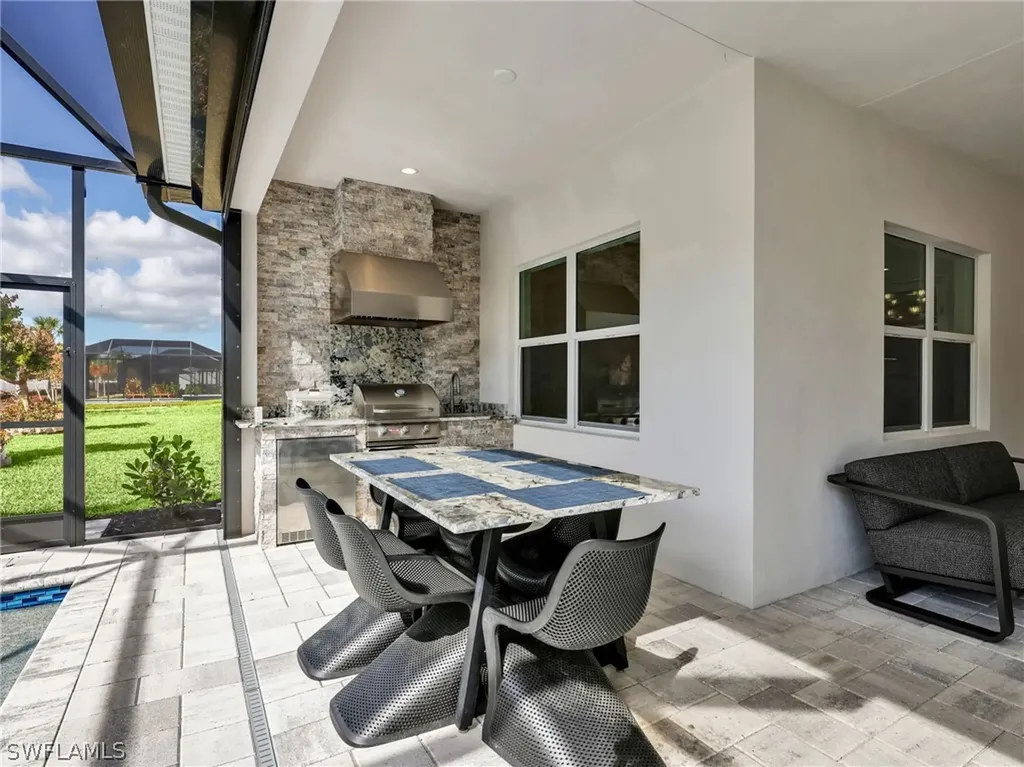 9252 Cayman Drive Naples FL 34114