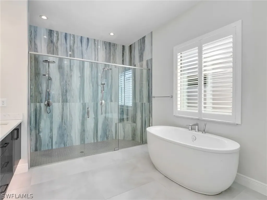 9252 Cayman Drive Naples FL 34114